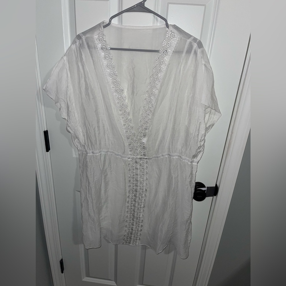 🩷 Flash Sale 🩷 SHEIN 3xl white swimsuit coverup.